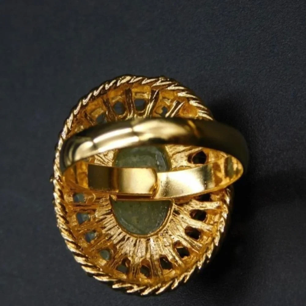 Stone ring‎ in gold tone adjustable setting